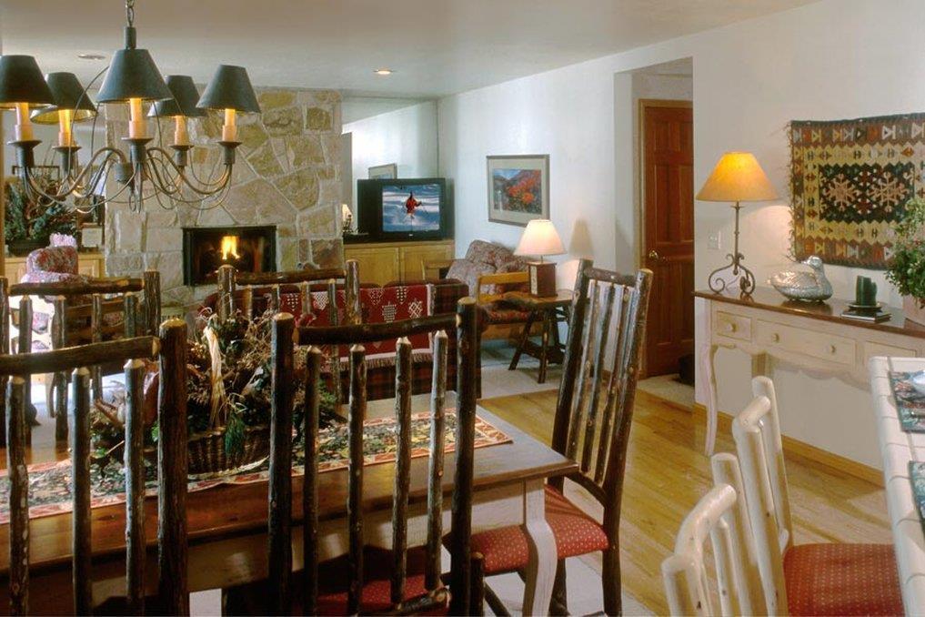 All Seasons Condominiums Парк Сити Ресторант снимка